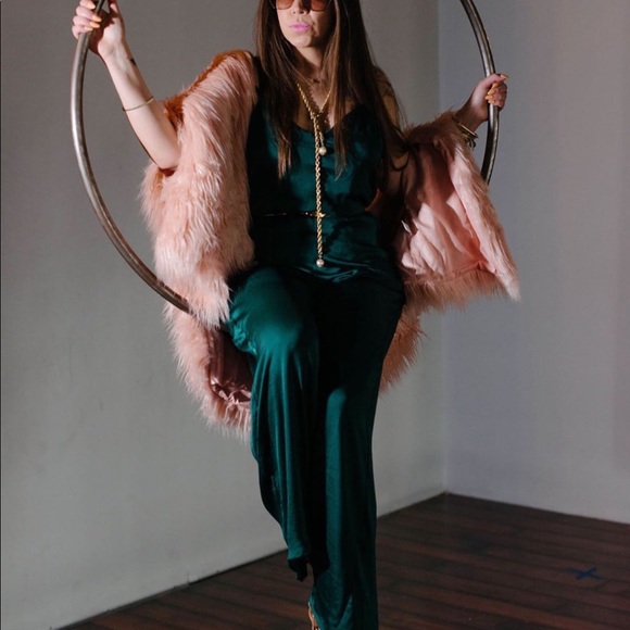 Meet your Posher, Megan - Picture 4 of 7